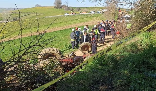 Kocaeli'de devrilen traktörün sürücüsü öldü