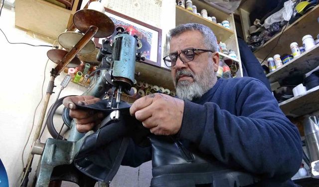 Babadan oğula ayakkabı tamirciliği