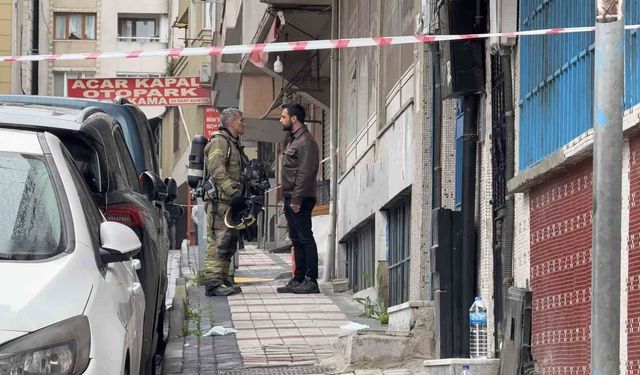 Bağcılar'da yangın tüpü dolumu yapılan iş yerine gaz sızıntısı: 2 işçi 6 sağlık çalışanı zehirlendi