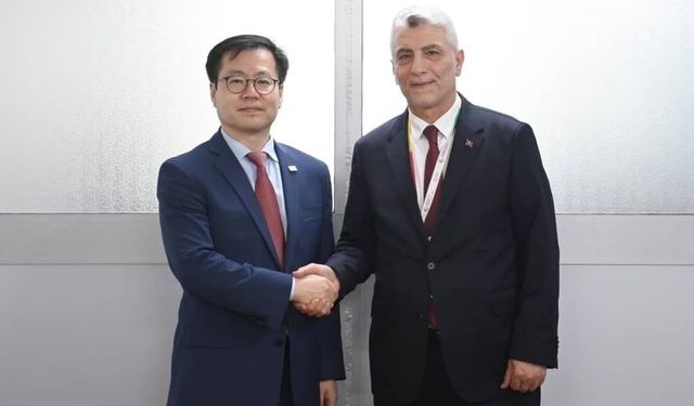 Bakan Bolat, Yaounde'de Güney Koreli Bakan Han-Koo ile görüştü