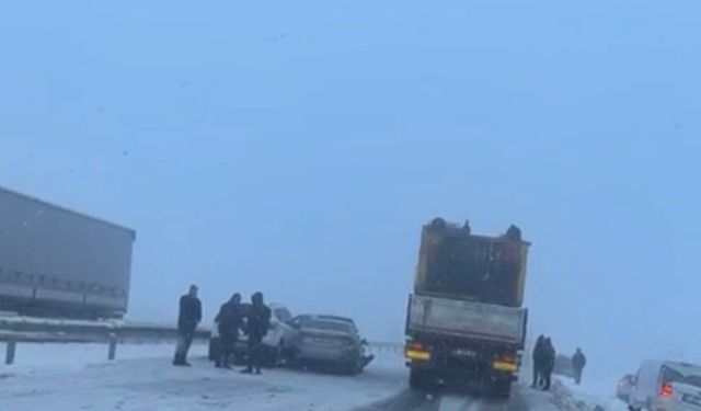 Diyarbakır'da 10 araçlı zincirleme kaza