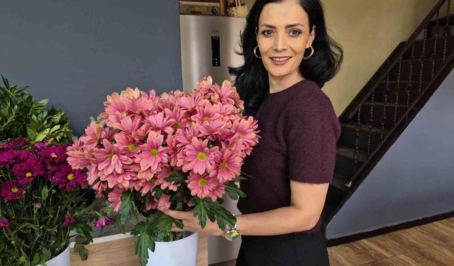Eskişehirli çiçekçide 8 Mart mesaisi: 'Not yazma telaşı çiçek seçiminden zor'