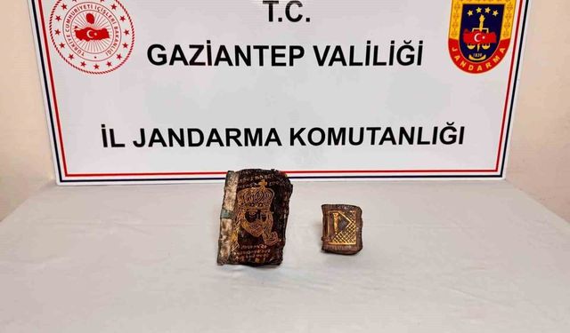 Gaziantep'te altın yazmalı 2 kitap ele geçirildi: 1 gözaltı