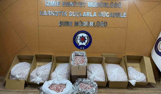 İzmir'de narkotik polisi 356 bin uyuşturucu hap yakaladı