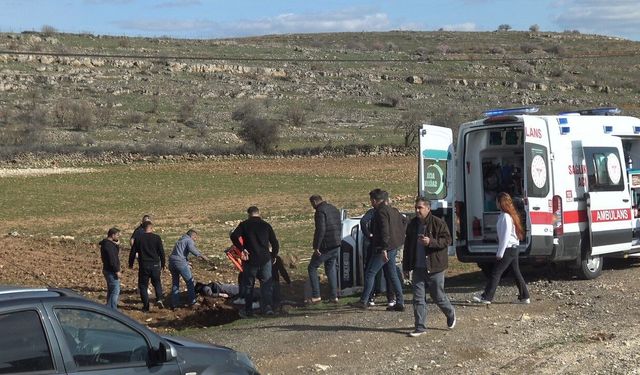 Telefon direğine çarpan otomobil takla attı: 5 yaralı