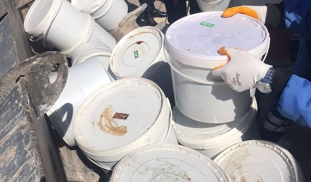 Aksaray'da ele geçirilen 4 ton 253 kilogram kaçak ve etiketsiz gıda imha edildi