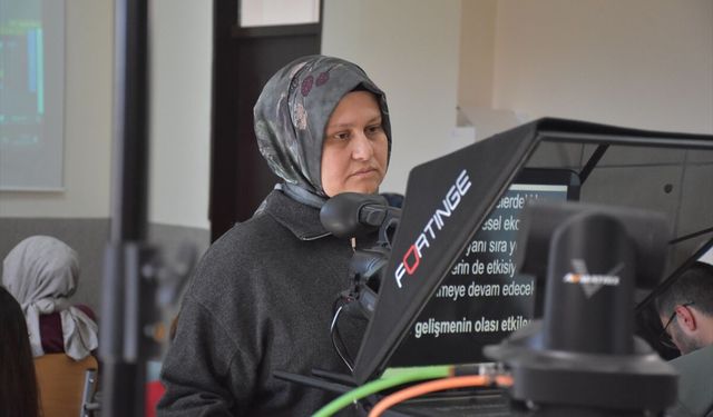 Anne ile kızı üniversitede sınıf arkadaşı oldu