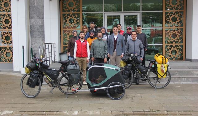 Bisikletleriyle dünya turuna çıkan İspanyol çift Sivas'ta mola verdi