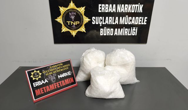 Tokat'ta dorsesindeki araçlardan birinde uyuşturucu bulunan tırın sürücüsü gözaltına alındı