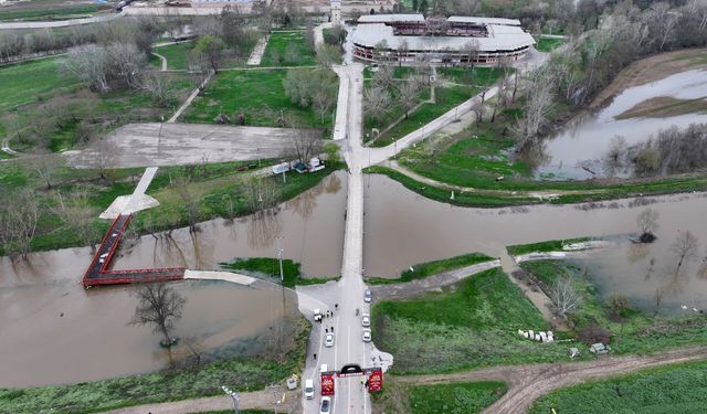 Tunca Nehri'nin debisi yağışlar nedeniyle 3 günde 3,5 kat arttı
