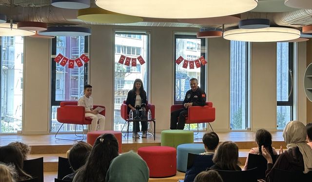 Türkiye'nin ilk astronotu Alper Gezeravcı çocuklarla buluştu: