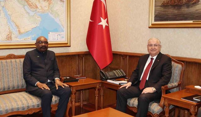 Bakan Güler, Zambiyalı mevkidaşı Lufuma ile bir araya geldi