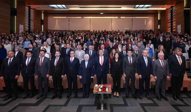 Bakan Tekin: 'Bizim eğitim felsefemizde hiçbir öğrencimizi sistemin dışında, ilginin uzağında bırakmak yok'