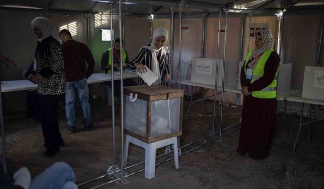 Filistinliler yerel seçim için sandık başında