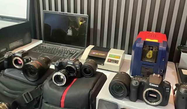 İstanbul'da kargo dolandırıcılığı şebekesine operasyon: 3'ü kadın 10 şüpheli şüpheli adliyeye sevk edildi