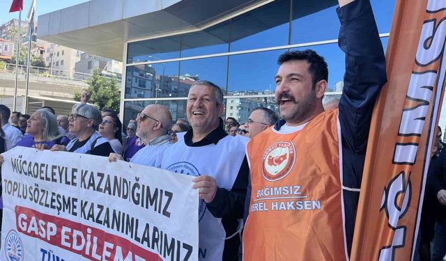 İzmir belediyelerinde maaş krizi: 3 ilçede memurlar iş bırakma eyleminde