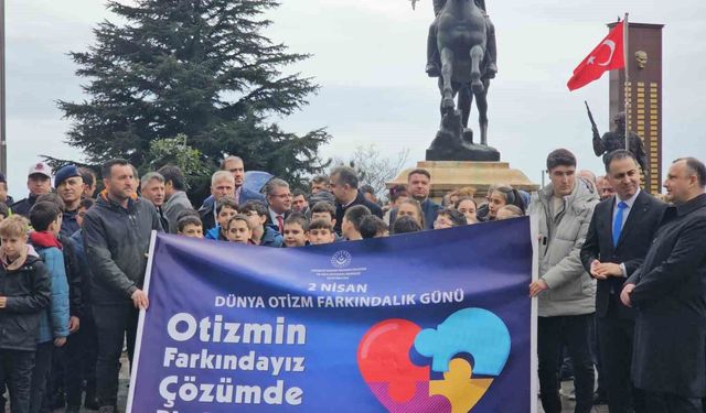 Zonguldak'ta otizm farkındalığı için gökyüzüne balon bıraktılar