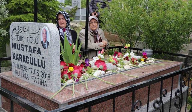 'Ahi Baba' Karagüllü vefatının 8. yılında anıldı