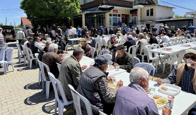 Ahlatlıburun köyünde geleneksel köy hayrı düzenlendi