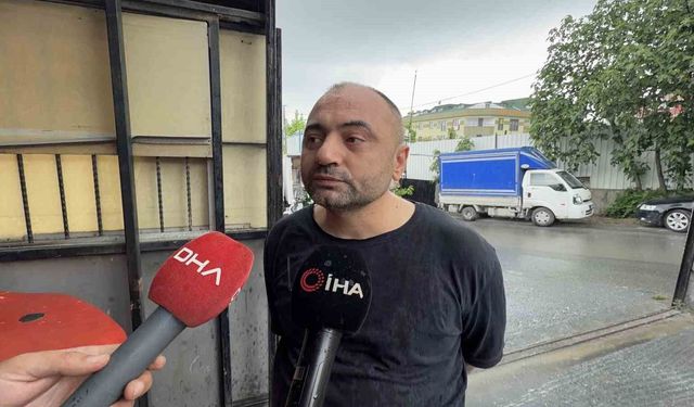 Başakşehir'de tır iki otomobilin üzerine devrildi: 1 yaralı