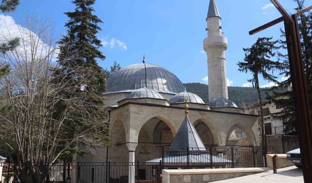 Birçok badire atlatan 508 yıllık cami tarihe tanıklık etmeye devam ediyor