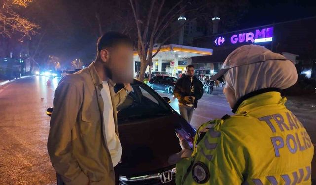 Kadıköy'de sunrooftan çıkan genç: 'Üzerine çıkalım diye yapmışlar'
