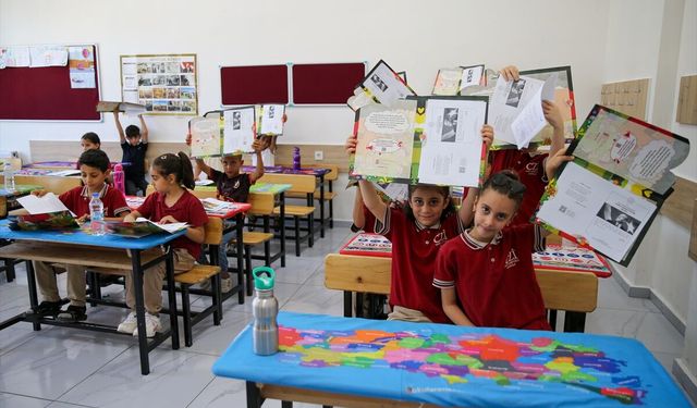 Diyarbakır ve çevre illerde öğrenciler karnelerini aldı