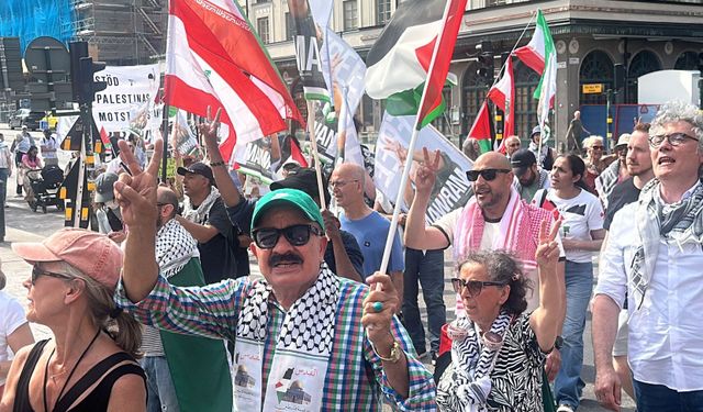 Filistin ve Lübnan'a saldırılarını sürdüren İsrail, İsveç'te protesto edildi