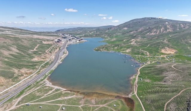 Geçen yaz kuruyan Tekir Göleti Erciyes'in kar sularıyla doldu