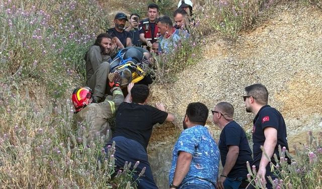 İstanbul'da yamaç paraşütü yapan 2 kişi kayalıklara çarparak yaralandı