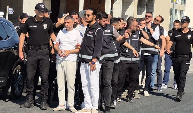 Kazançlı yatırım vaadiyle dolandırıcılık yaptıkları iddia edilen 17 şüpheli yakalandı