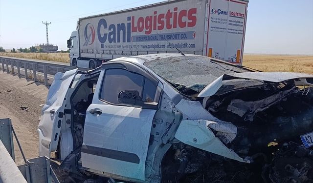 Mardin'de refüje çarpan otomobildeki 1 kişi öldü, 2 kişi yaralandı