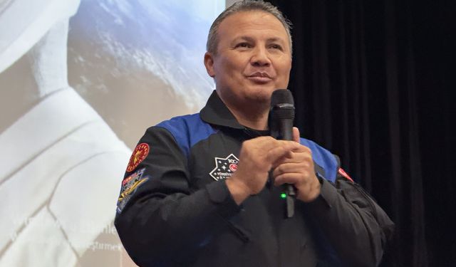 Türkiye'nin ilk astronotu Gezeravcı, Zonguldak'ta öğrencilerle buluştu
