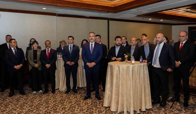 Bakan Fidan, Kanada'da Türk iş adamlarıyla bir araya geldi