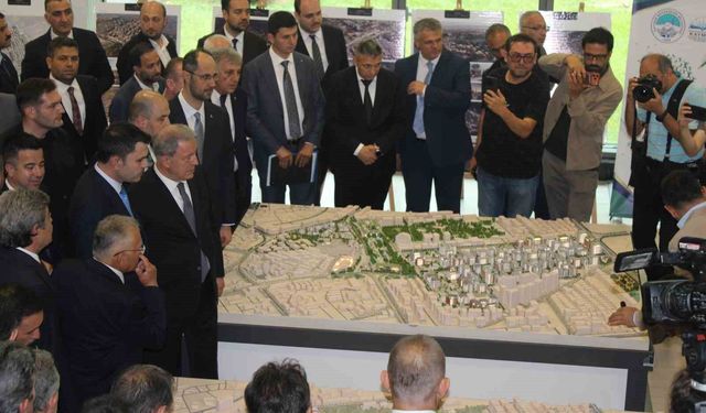 Bakan Kurum ve Yumaklı'dan Kayseri temasları
