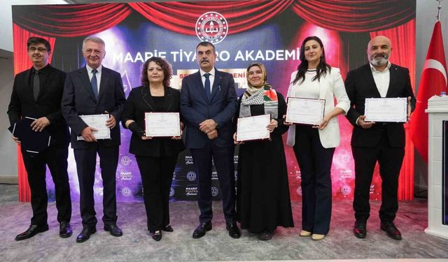 Bakan Tekin: 'Sanatı eğitim süreçlerinin ayrılmaz bir parçası olarak görüyoruz'