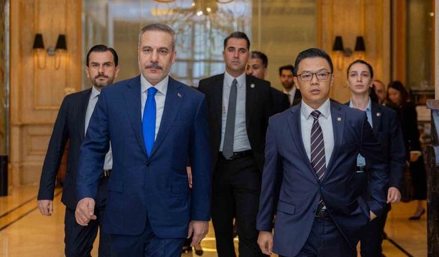 Dışişleri Bakanı Fidan, Endonezyalı mevkidaşı Sugiono ile görüştü