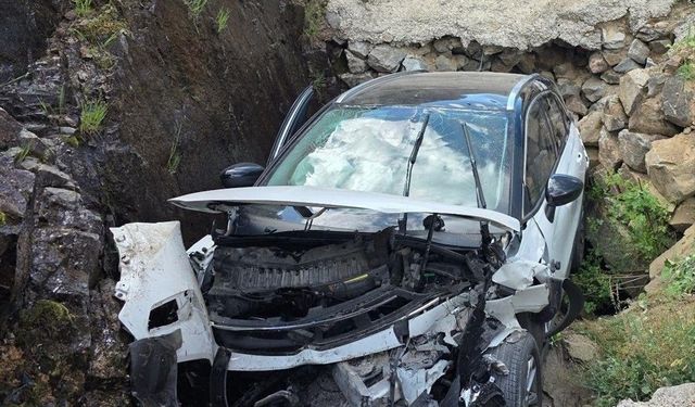 Giresun'da otomobil su kanalına düştü: 1 ölü, 4 yaralı