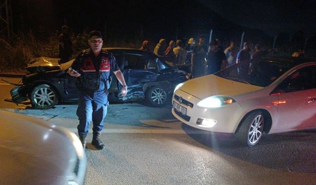 Kocaeli'de direğe çarpan otomobile arkadan gelen başka bir araç çarptı: 1 ölü