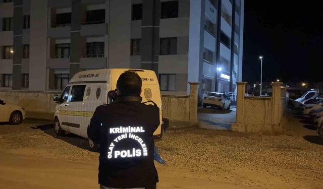 'Laf atma' kavgası kanlı bitti: 1 ölü, 1'i ağır 2 yaralı