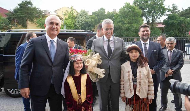 Sağlık Bakanı Memişoğlu: 'Dünyada söz sahibi bir tedavi hizmetleri başarımız var'