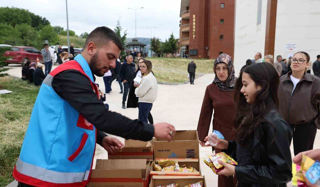 Tokat Belediyesi YKS maratonunda gençleri ve ailelerini yalnız bırakmadı