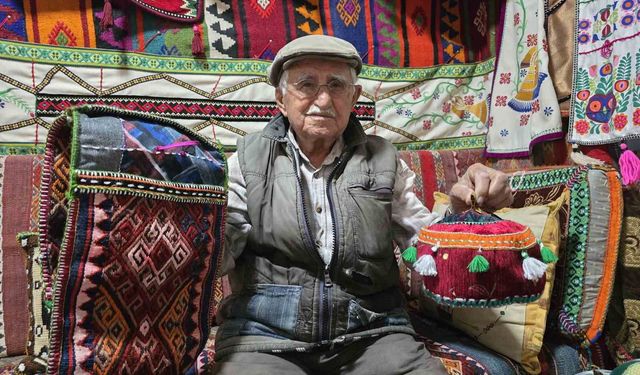 Yozgat'ta el becerisi ve antika eşyaları hatıralarla süsleyip evinde ziyaretçilerini ağırlıyor