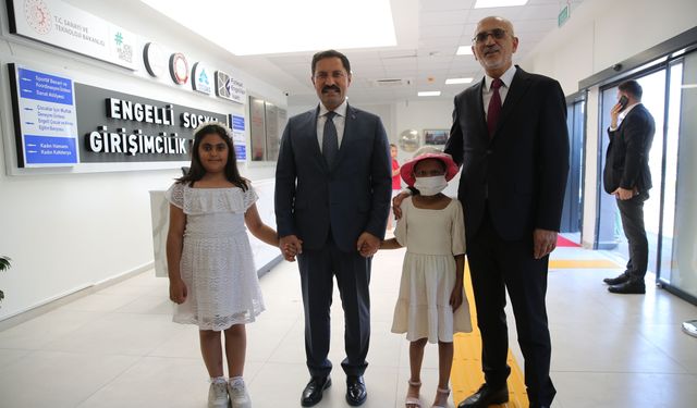 Hatay'da 9 yaşındaki Deniz'in bağışladığı saçlar Hülya'ya umut oldu