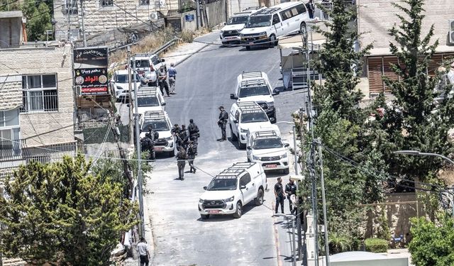 İsrail, işgal altındaki Doğu Kudüs'te bir binayı daha 'ruhsatsız olduğu' iddiasıyla yıktı