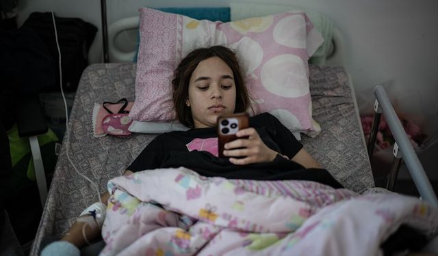 Venezuela'da 3 gün enkaz altında kalan ve bacağını kaybeden genç kız yaşadıklarını anlattı: