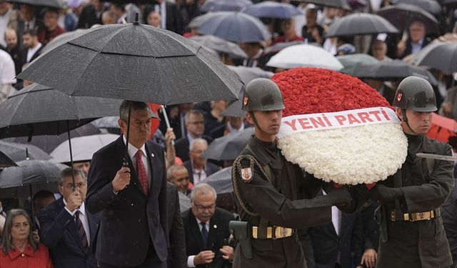 Yeni Parti Genel Başkanı Özel başkanlığındaki heyet, Anıtkabir'i ziyaret etti