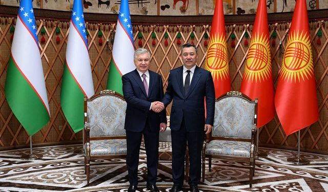 Caparov'dan Mirziyoyev'e birinci derece 'Manas' nişanı