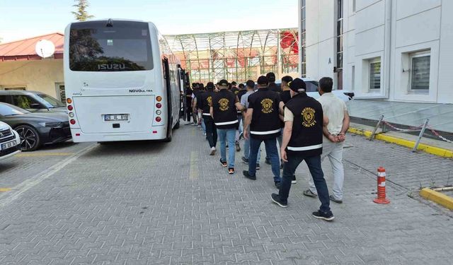 Eskişehir'de polisin de yaralandığı kavga ile ilgili 18 şüpheli adliyeye sevk edildi