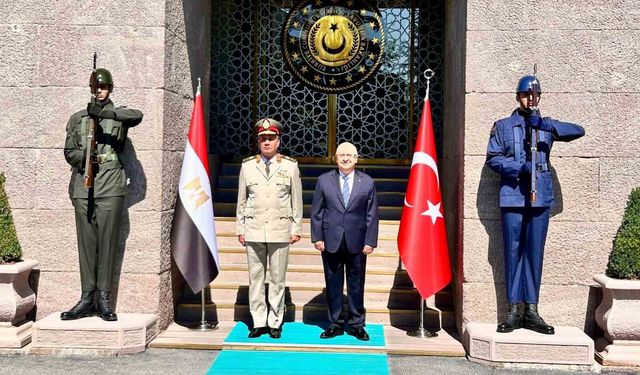 Milli Savunma Bakanı Güler, Mısır Silahlı Kuvvetler Başkomutanı Zaher ile görüştü